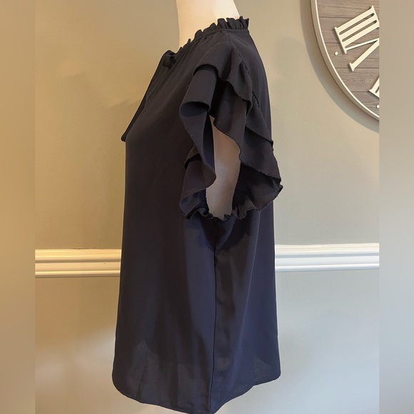 NWOT Women's Tops -V-Neck Cap Ruffle Trim Frilled Short Sleeve Tie Neck- Size XL - Picture 4 of 8